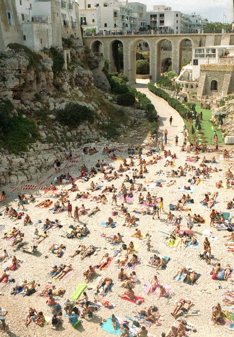 Italy, August 2020 [Portra 400, Nikon F3, 35mm f/2.0], tagged town