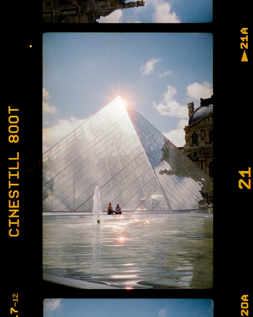 Louvre. [Contax T2 / Cinestill 800T / Scan on Canon 9000f II], tagged sun