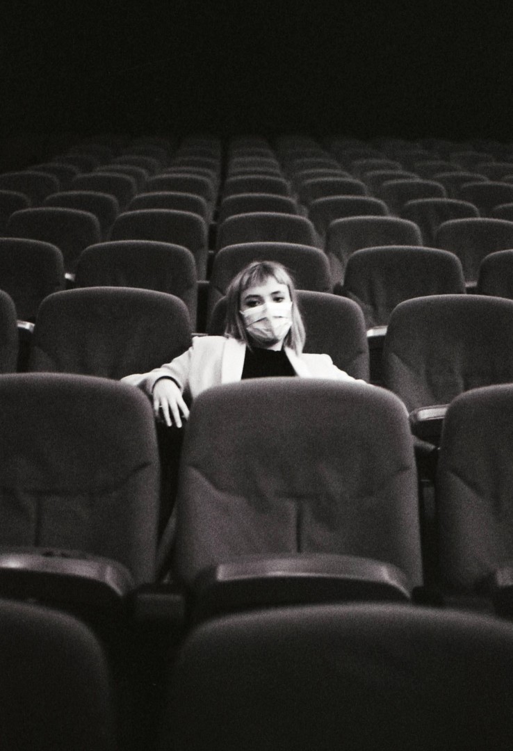 COVID cinema, canon 300x, 50mm F1.8, ilford pan 400, shot on CANON EOS 300X