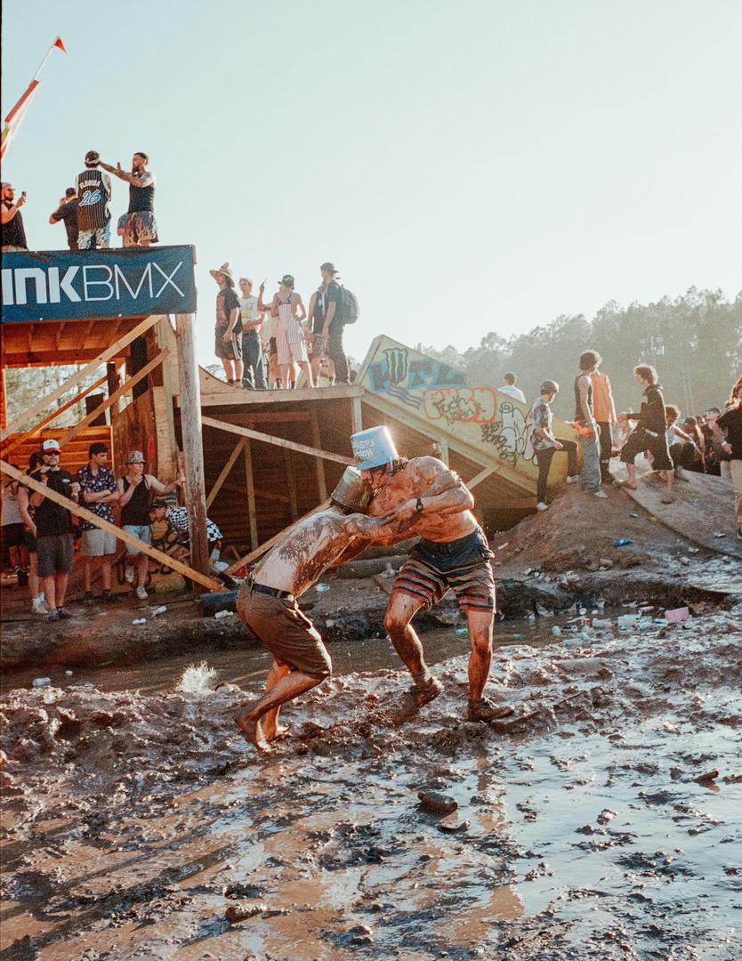 Swampfest - Leica M6 + 35mm f2, Portra 400, Gold & HP5, tagged crowd