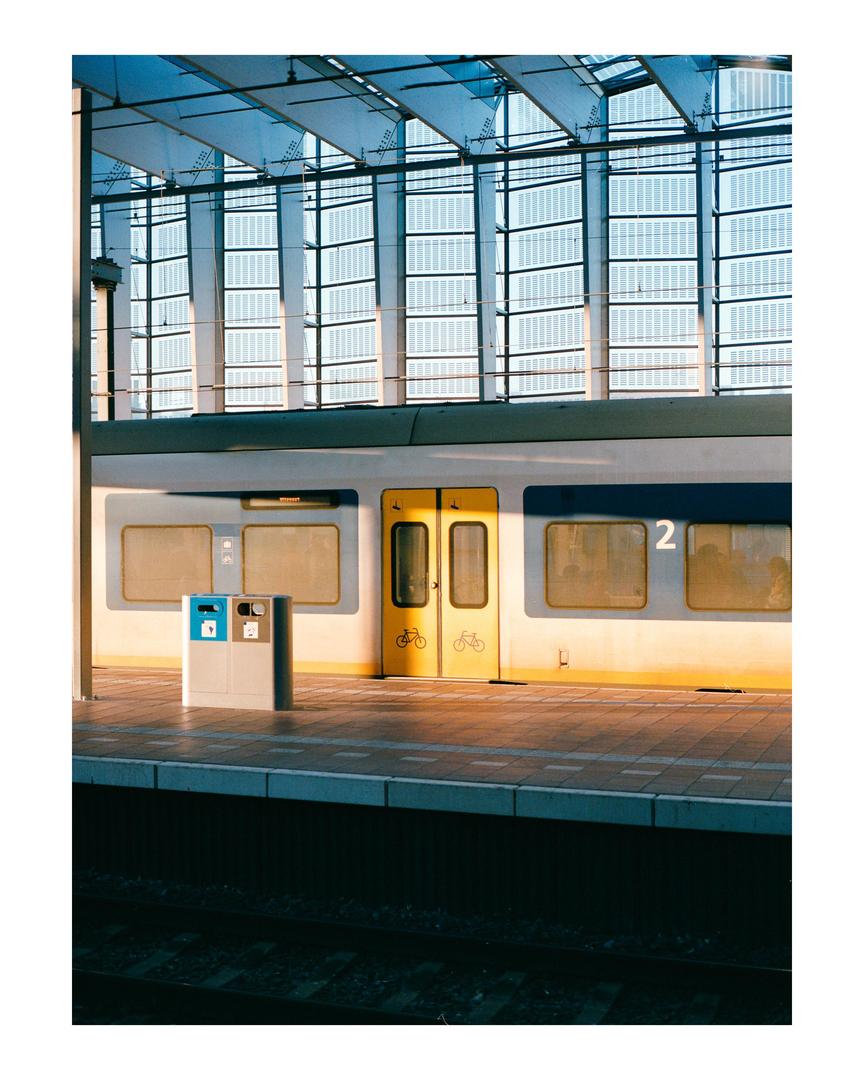 Homebound [Mamiya 645 Pro TL, 80mm F2.8, Portra 400], shot on MAMIYA 645 PRO TL