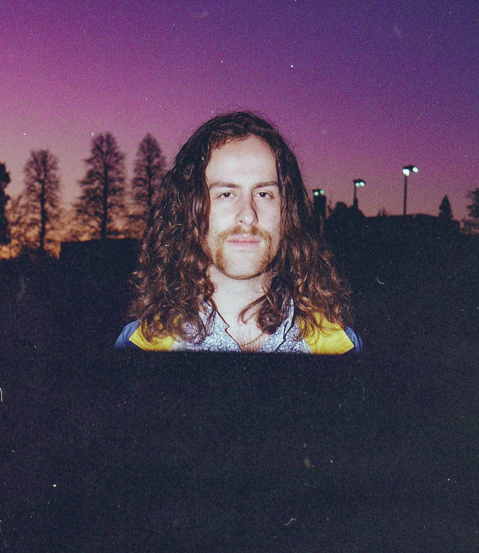 Broken cameras often lead to happy accidents (Minolta x700 + Gold 200), shot on MINOLTA X-700