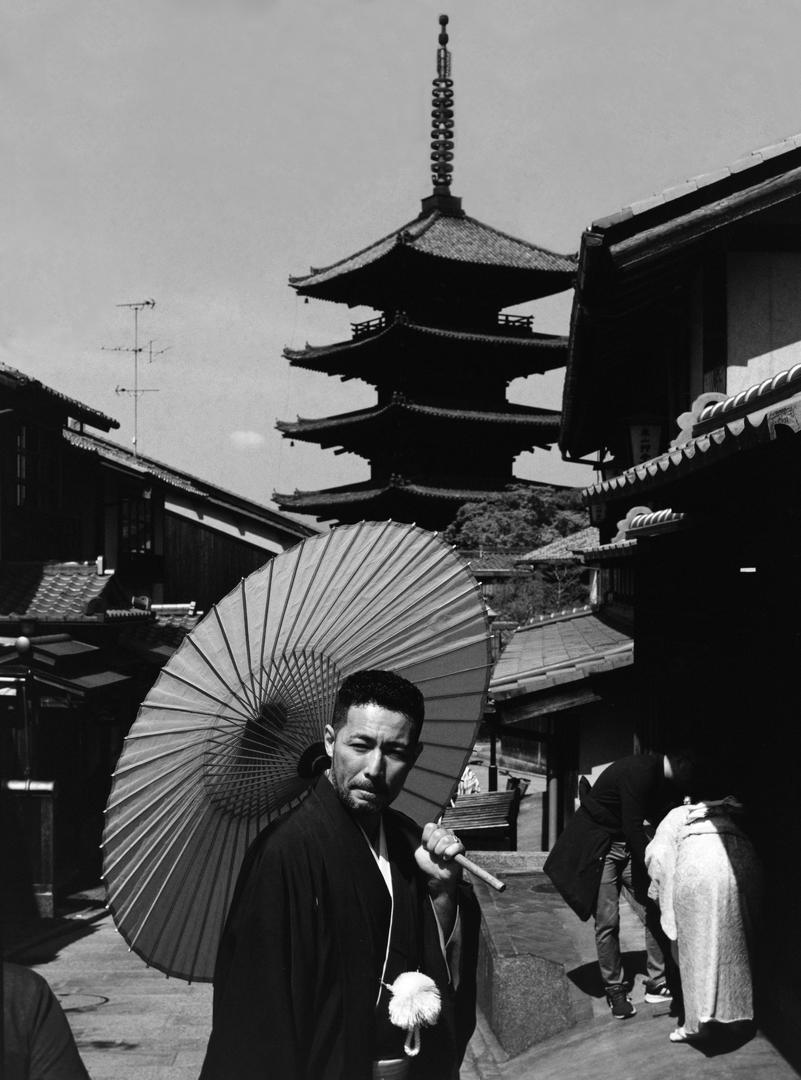 A Samurai in Kyoto, April 2023 [Mamiya 645 Pro, Sekor C 80mm f/2.8, Rollei Superpan 200], shot on ROLLEI SUPERPAN 200