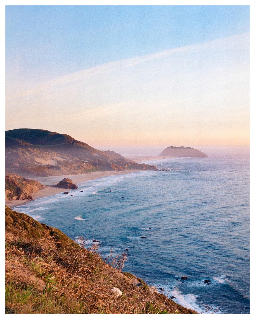 big sur at sunset // mamiya rz67 | 90mm f/3.8 | ektar 100, tagged island