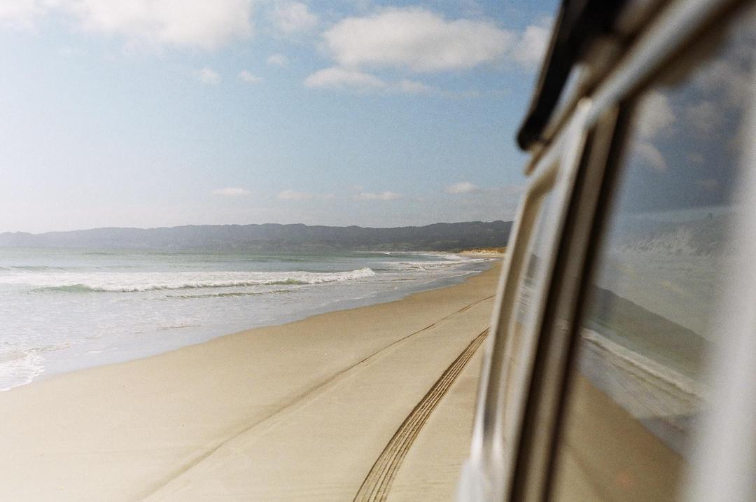 Early mornings on the beach (Minolta x-370s, Fujifilm c200), shot on MINOLTA X-370S