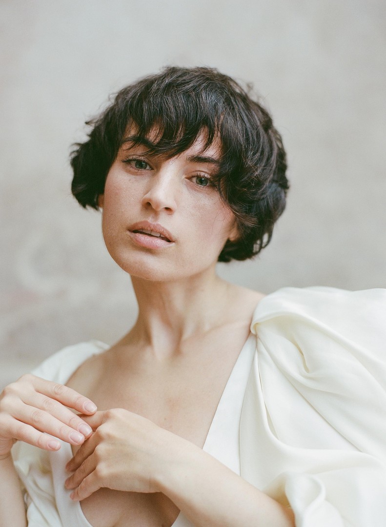 Vera / Contax 645, 80mm Carl Zeiss f/2, Kodak Portra 400, shot on CONTAX 645